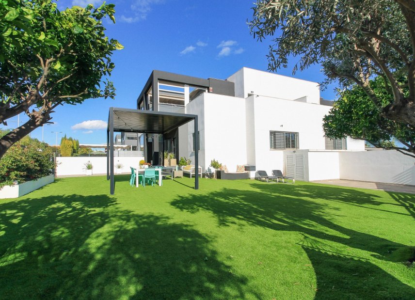 Gensalg - Rækkehus -
Torrevieja - Aguas Nuevas