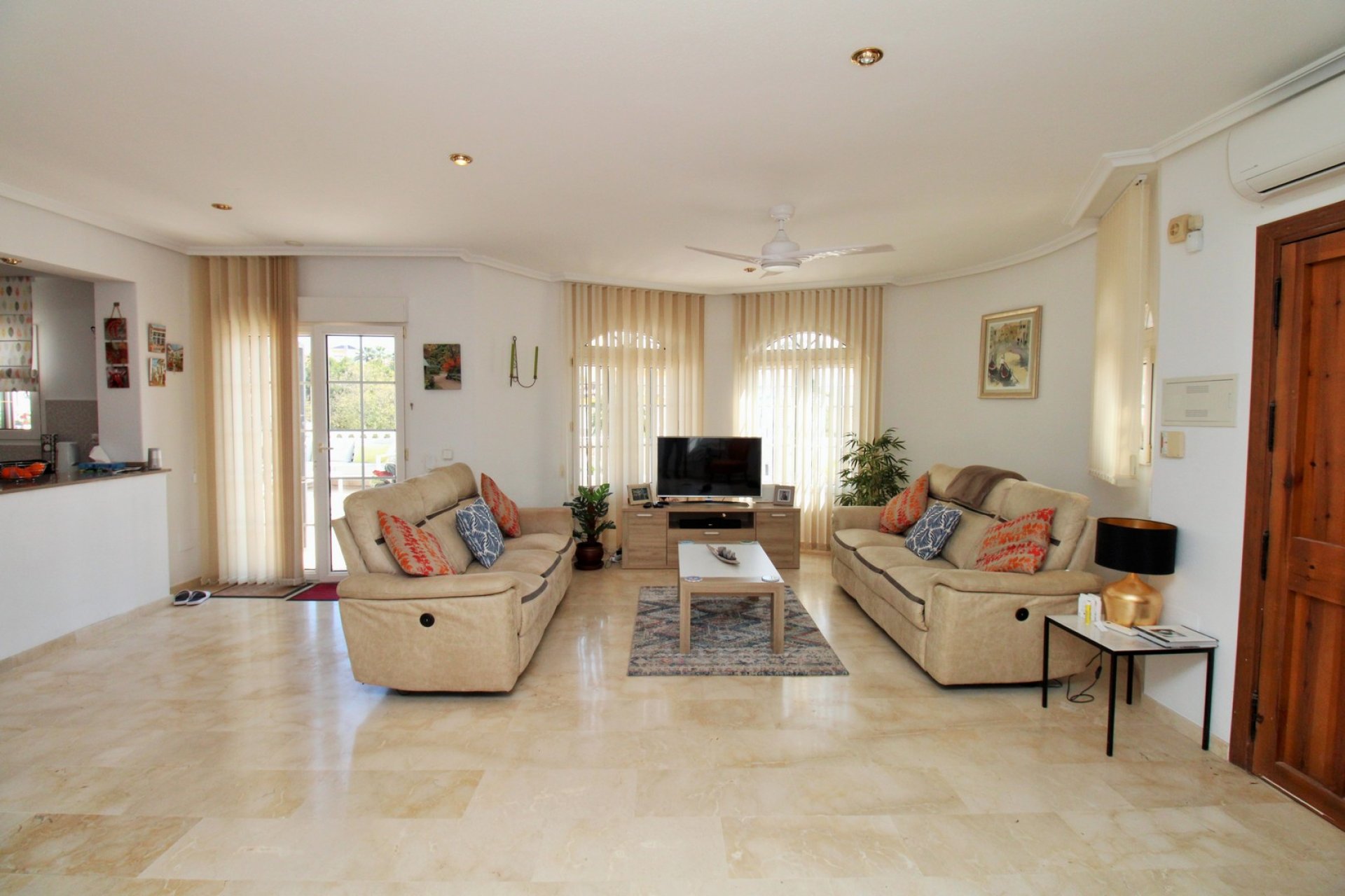 Gensalg - Villa -
Villamartín - Los Dolses