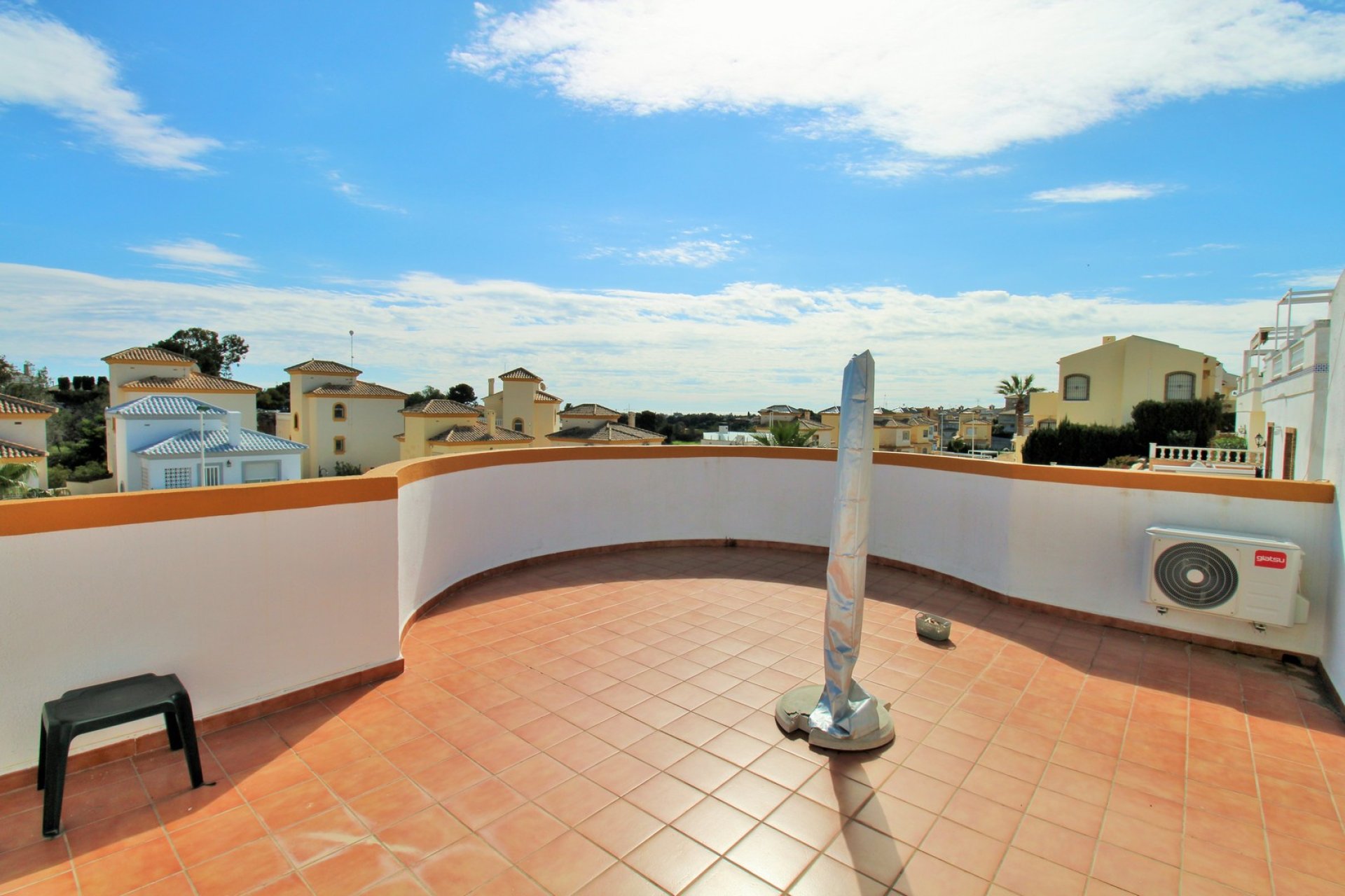 Gensalg - Villa -
Villamartín - Los Dolses