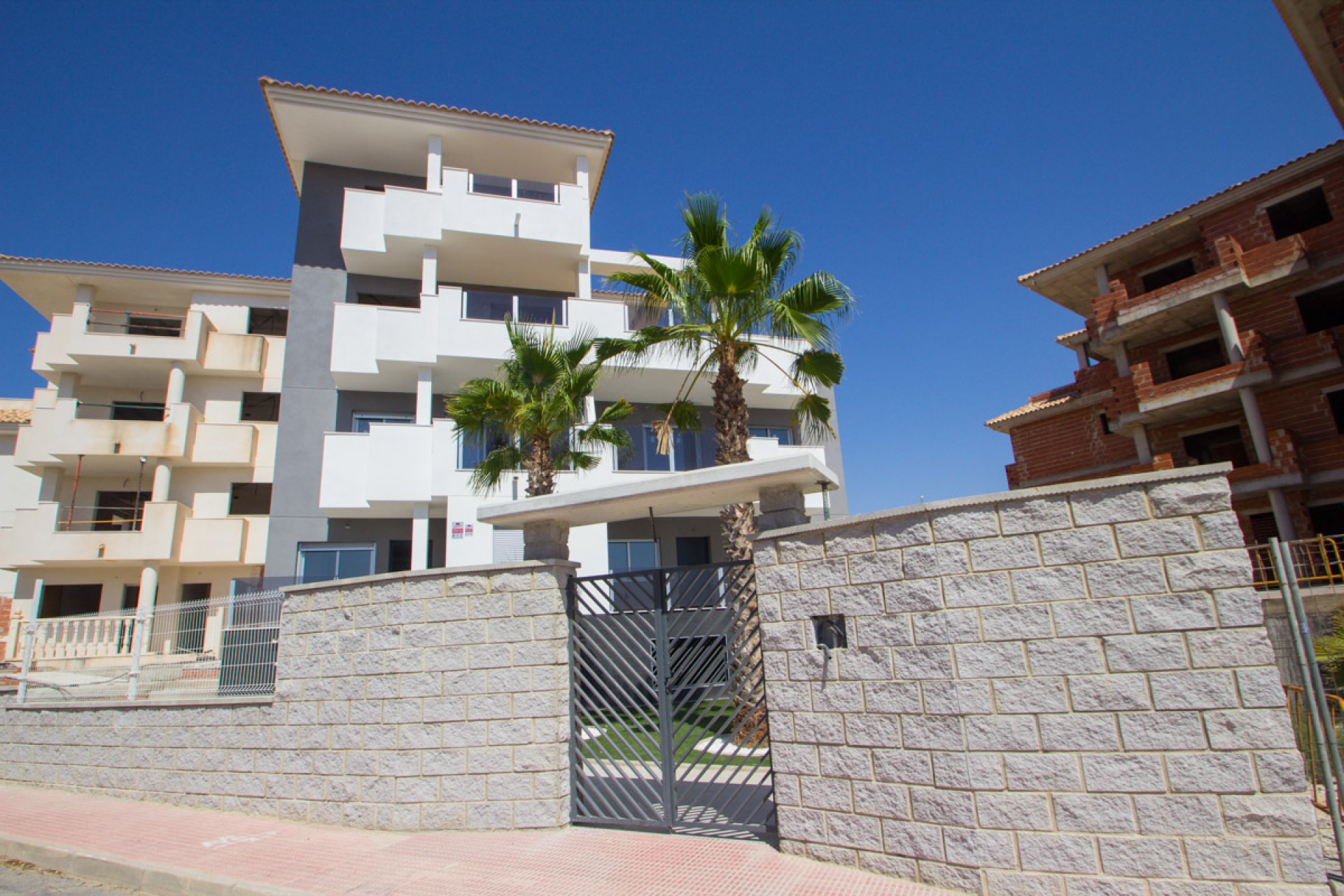 New Build - Apartment -
Res. Las Filipinas