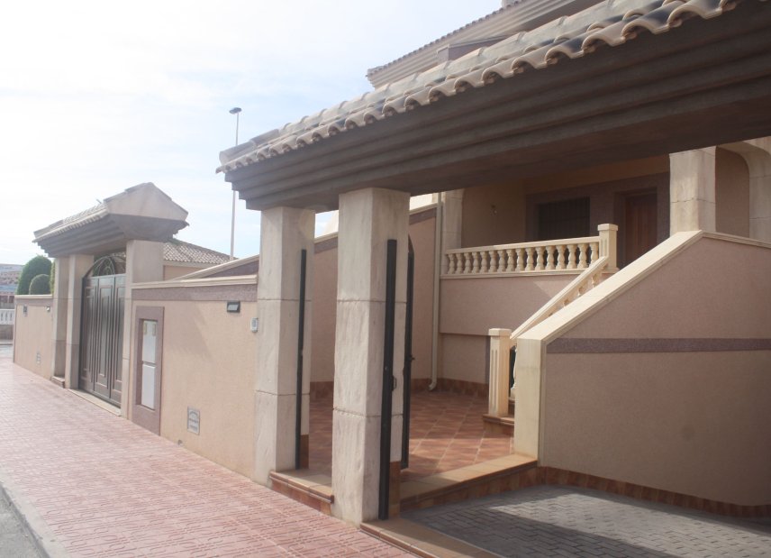 Nybyggeri - Rækkehus -
Torrevieja