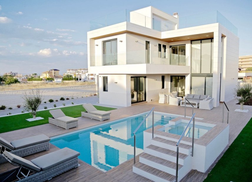 Nybyggeri - Villa -
Dehesa de Campoamor
