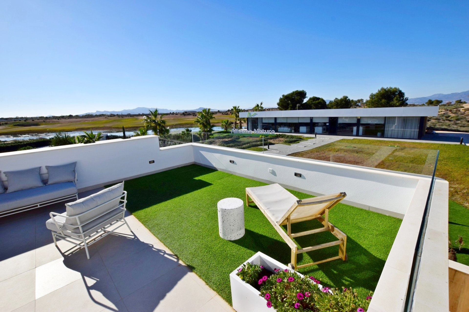 Nybyggeri - Villa -
Los Guardianes