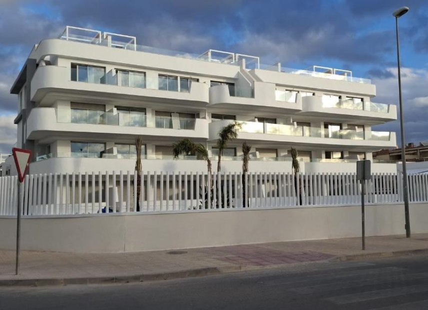 Obra nueva - Apartamento -
Cabo Roig