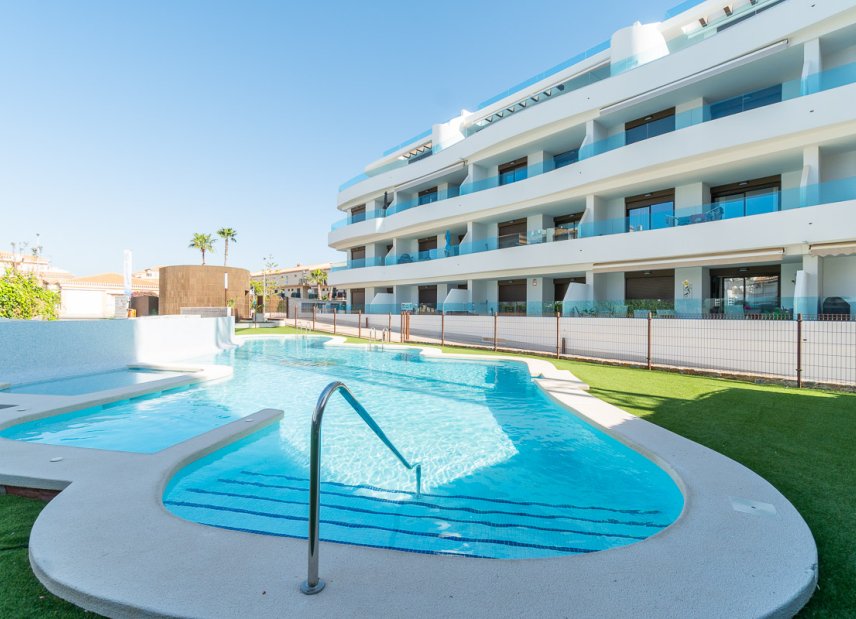 Obra nueva - Apartamento -
Orihuela Costa