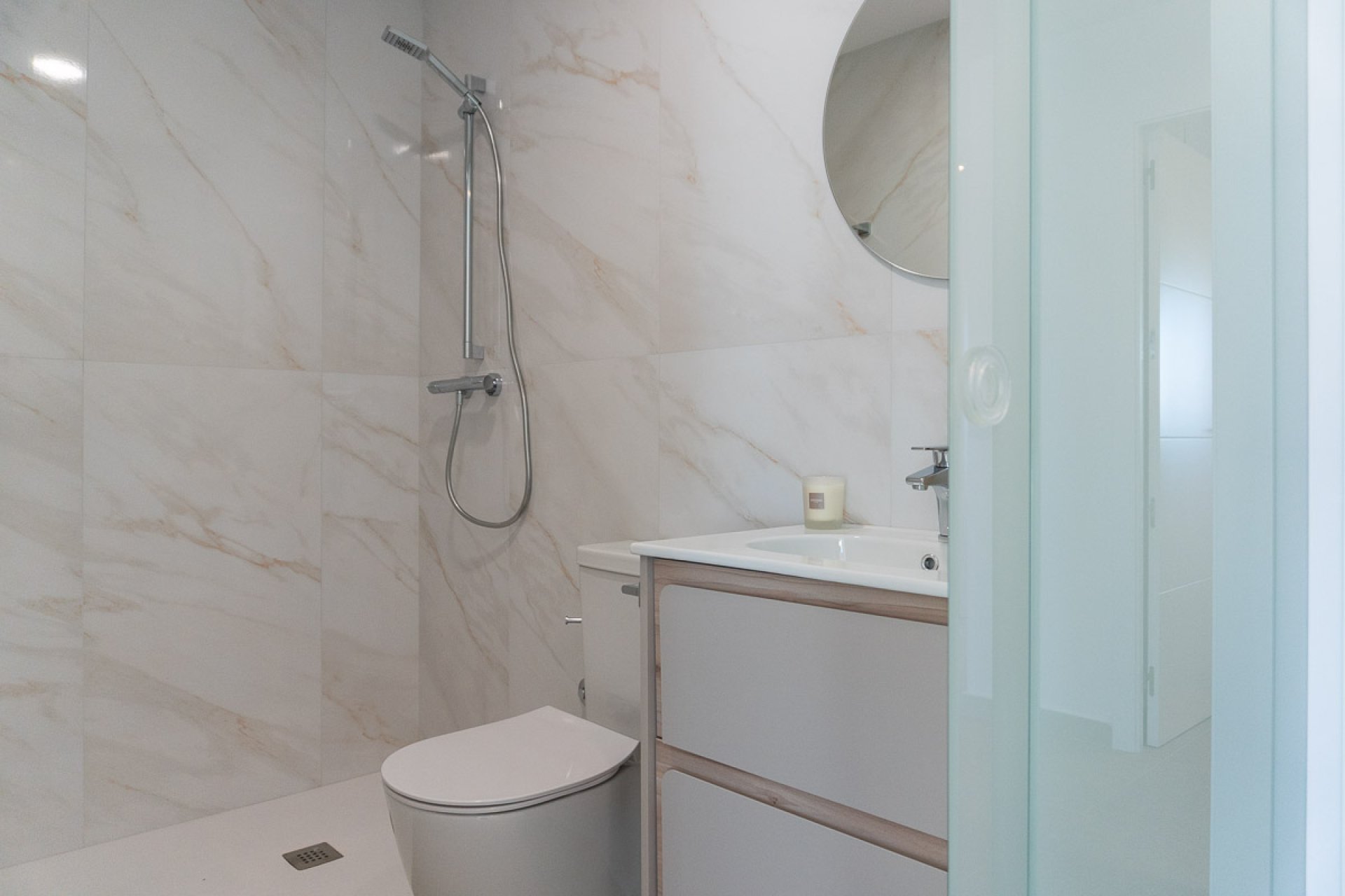 Obra nueva - Apartamento -
Playa Flamenca
