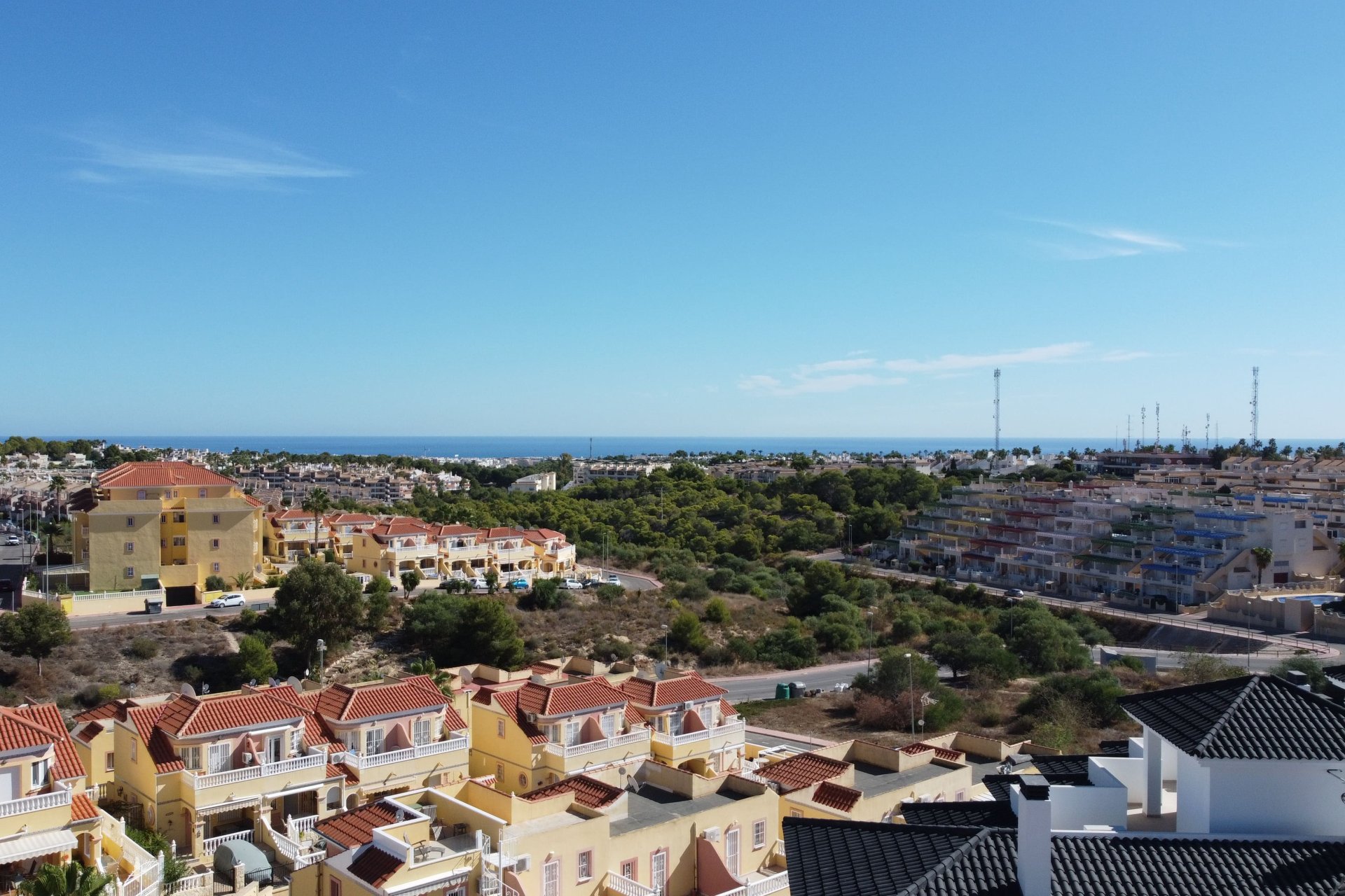 Obra nueva - Apartamento -
Res. Las Filipinas