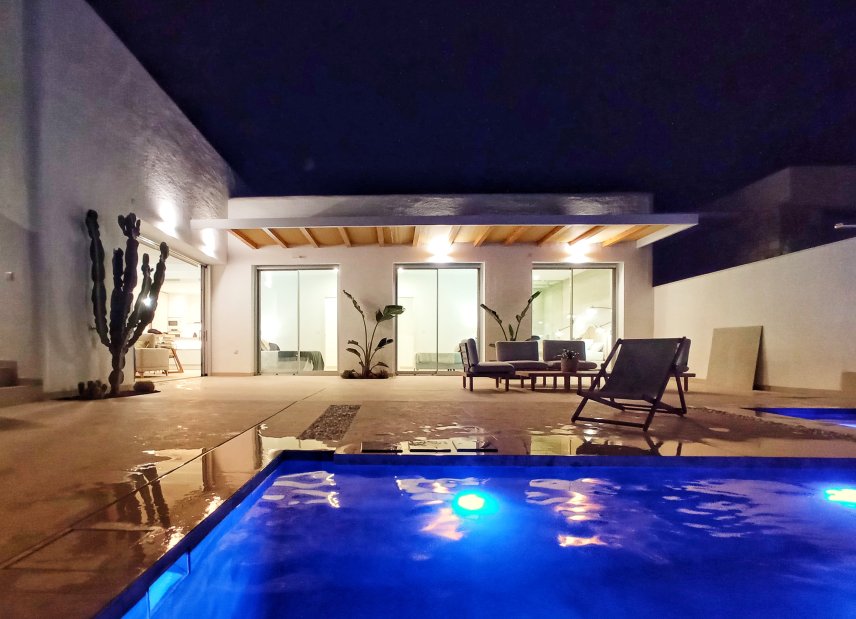 Obra nueva - Villa -
Benijofar