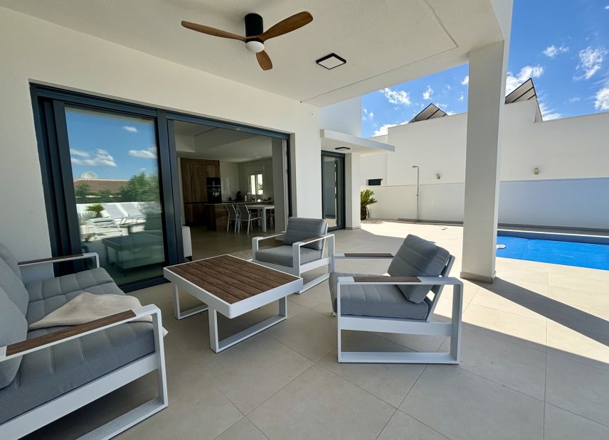 Obra nueva - Villa -
Benijofar