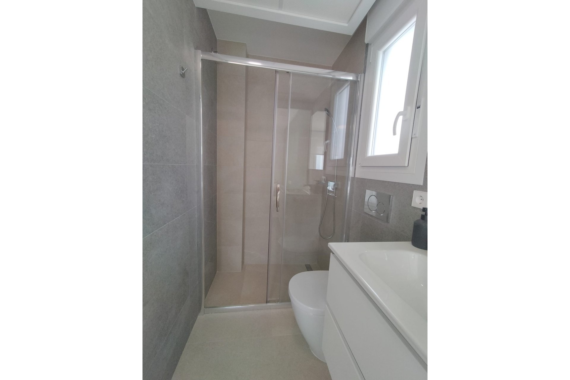 Obra nueva - Villa -
Entrenaranjos