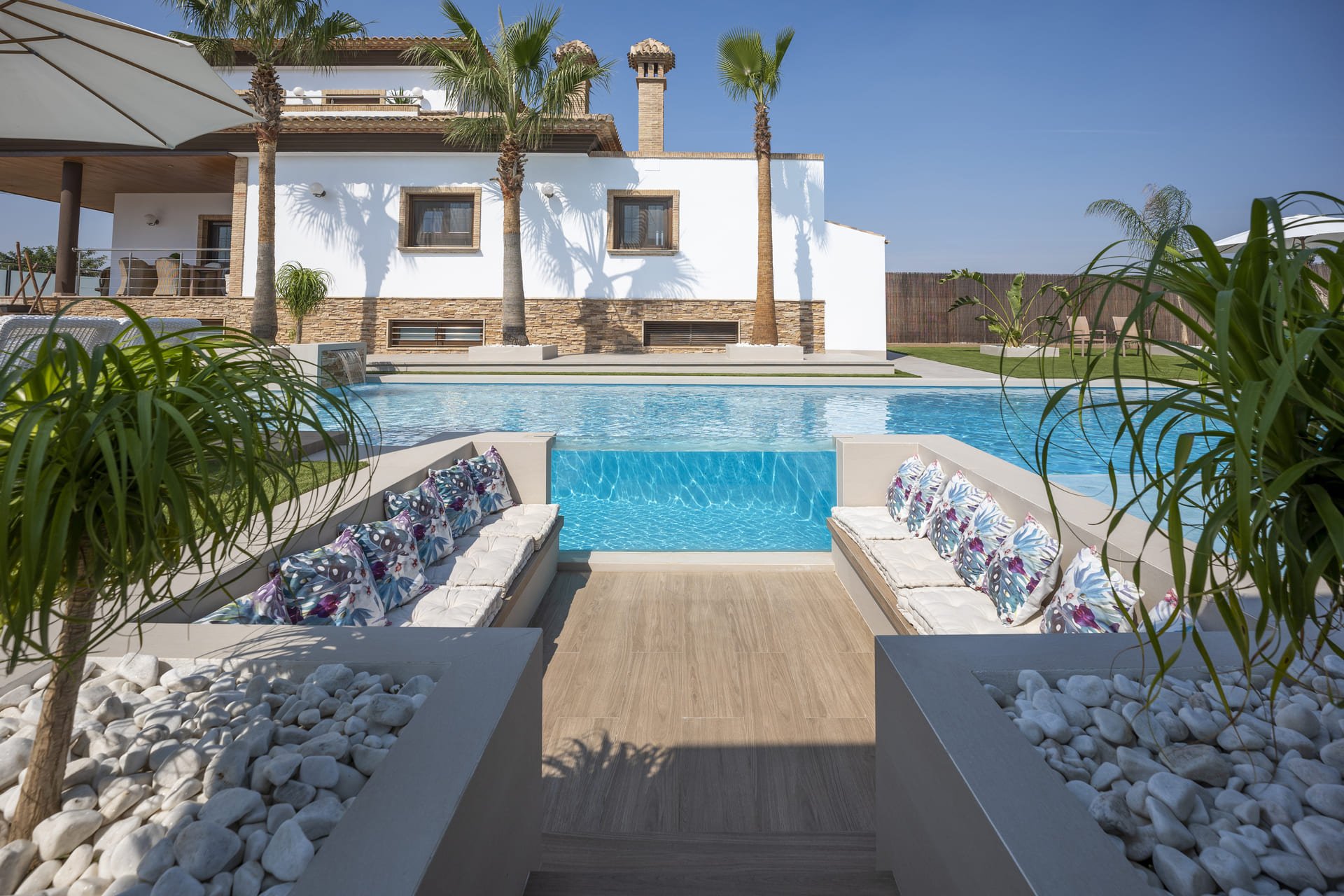 Obra nueva - Villa -
Jerónimo y Avileses