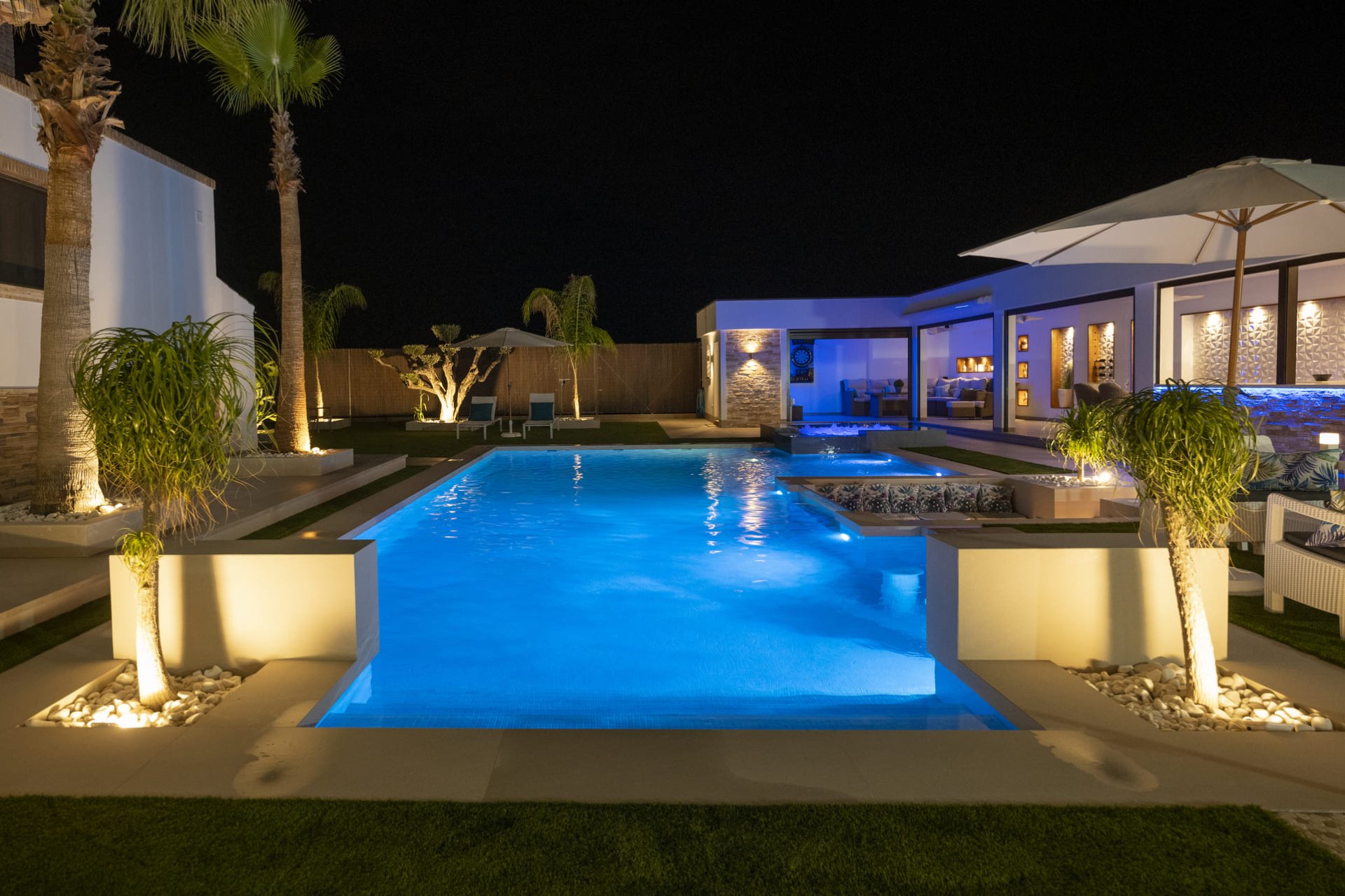 Obra nueva - Villa -
Jerónimo y Avileses