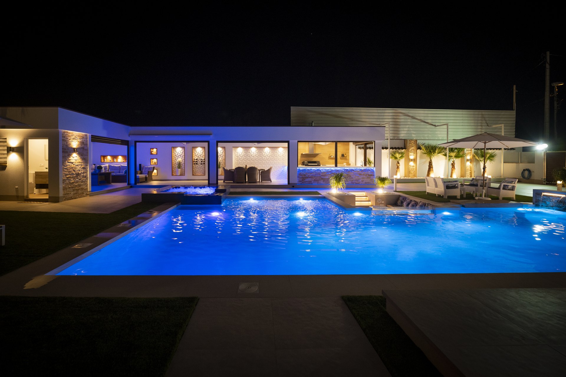 Obra nueva - Villa -
Jerónimo y Avileses