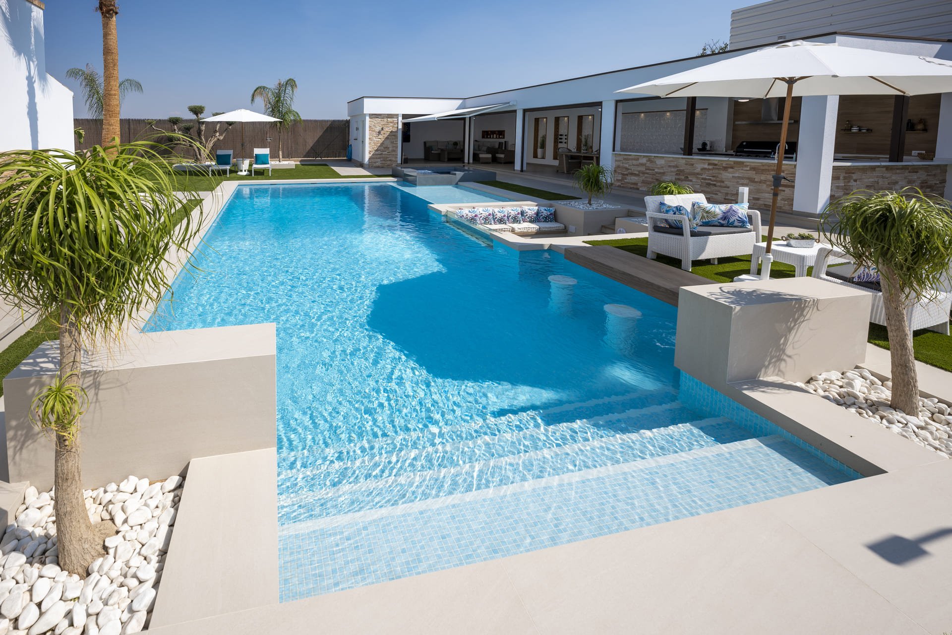 Obra nueva - Villa -
Jerónimo y Avileses