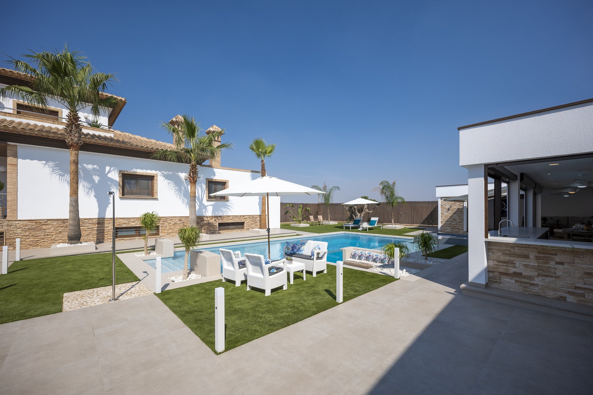 Obra nueva - Villa -
Jerónimo y Avileses