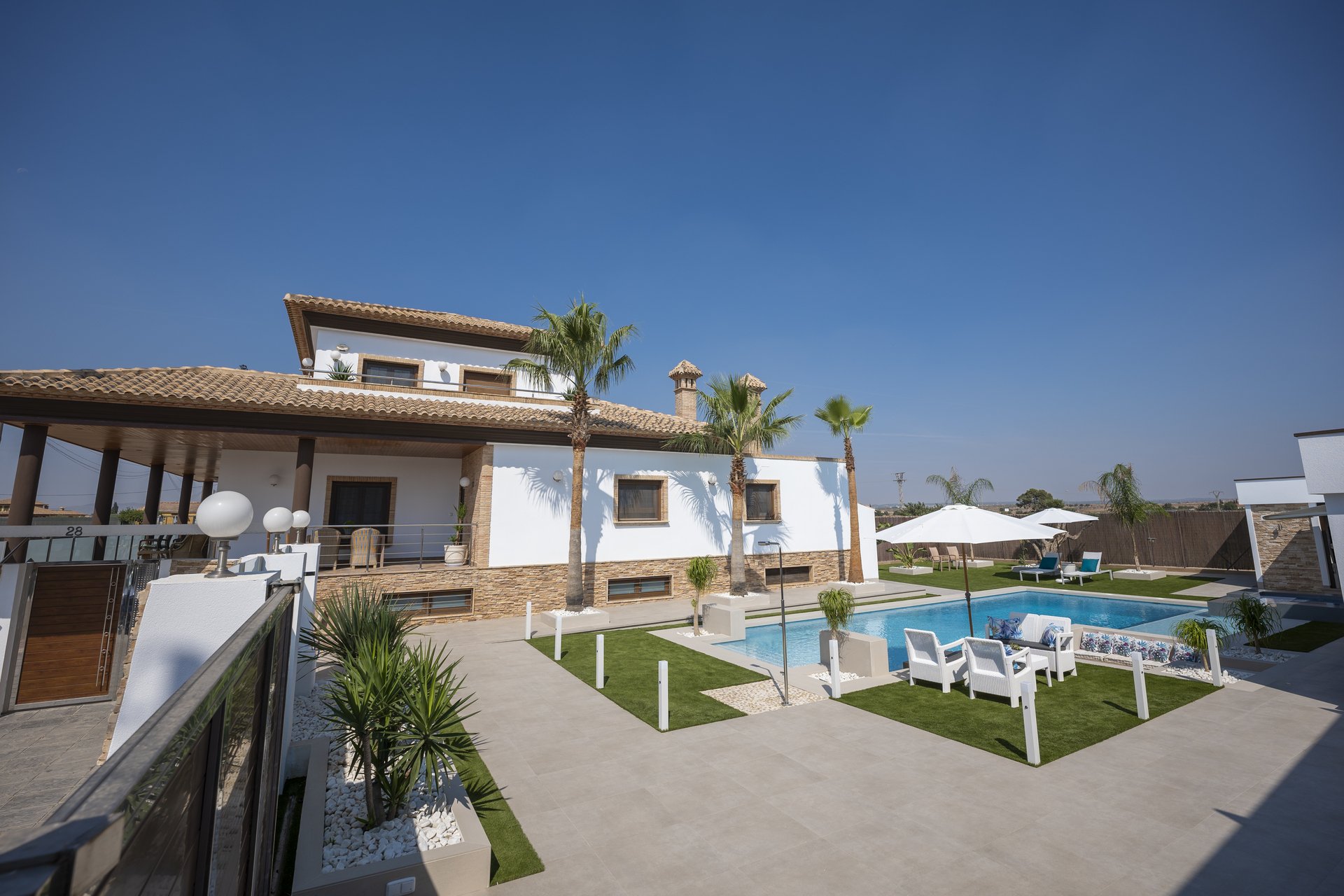 Obra nueva - Villa -
Jerónimo y Avileses
