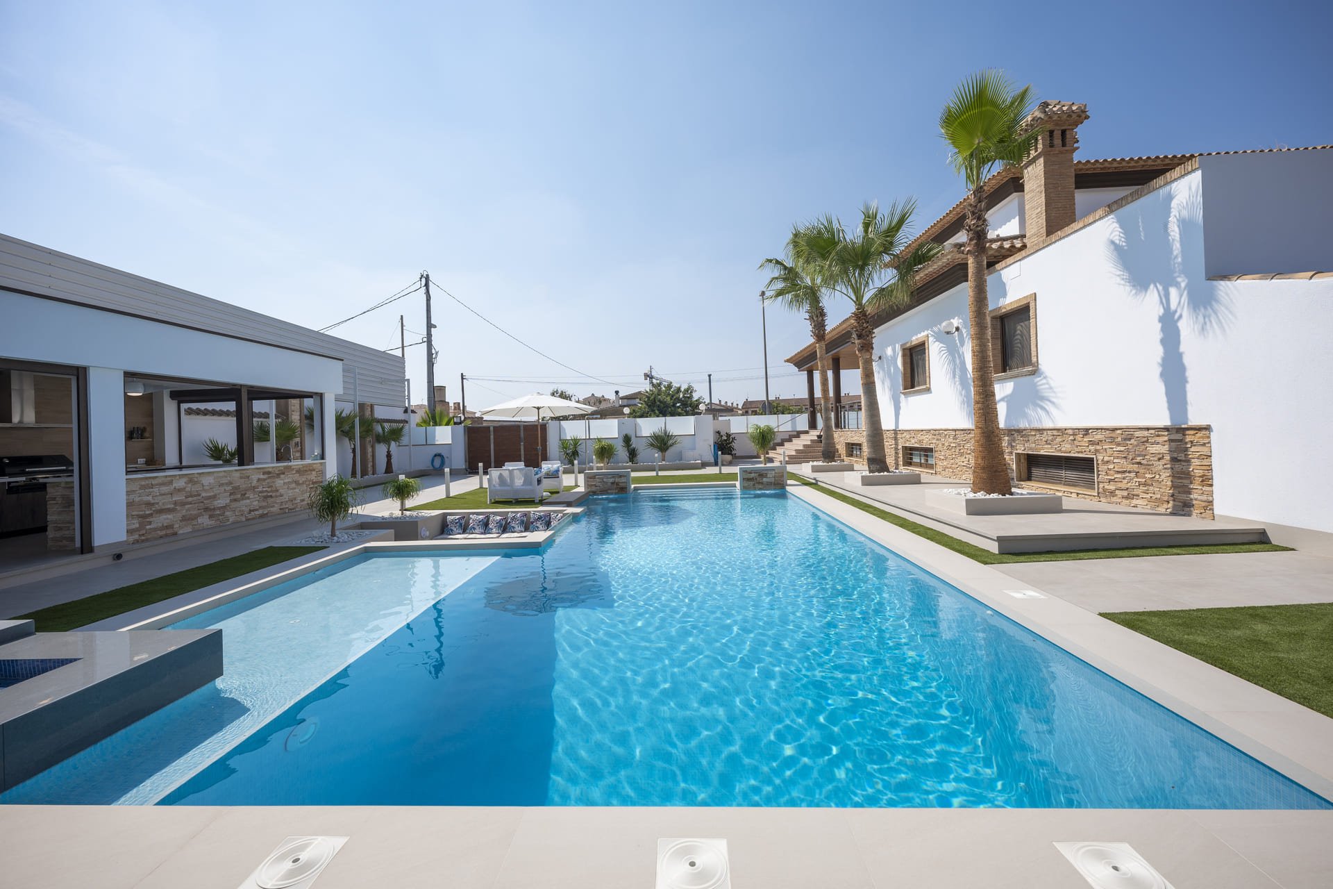 Obra nueva - Villa -
Jerónimo y Avileses