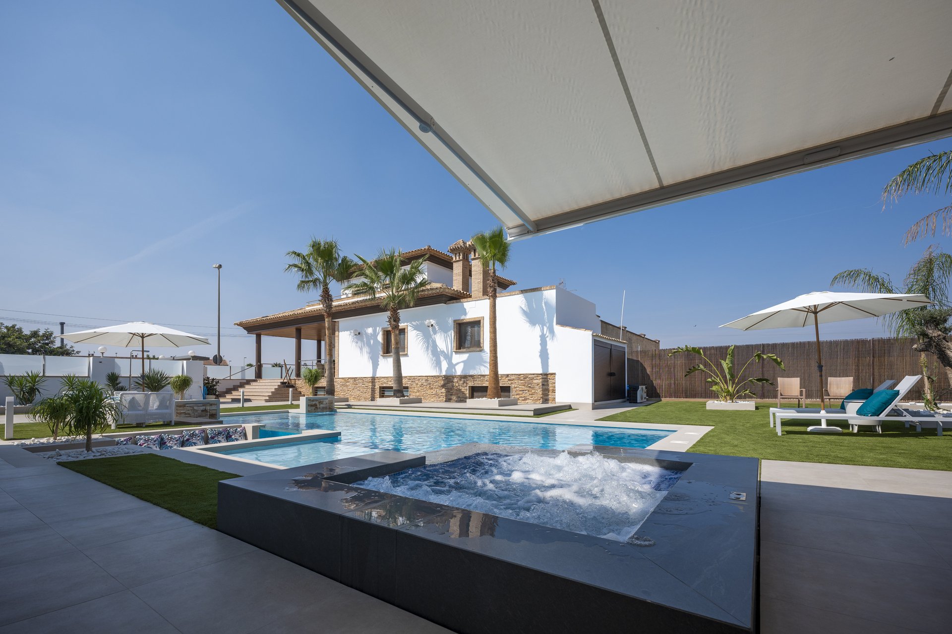 Obra nueva - Villa -
Jerónimo y Avileses