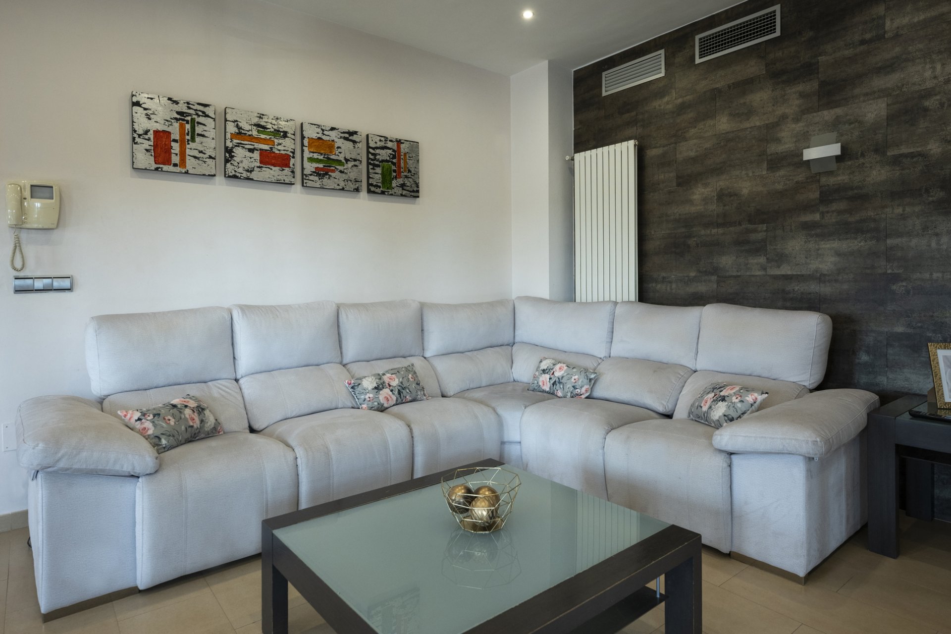 Obra nueva - Villa -
Jerónimo y Avileses