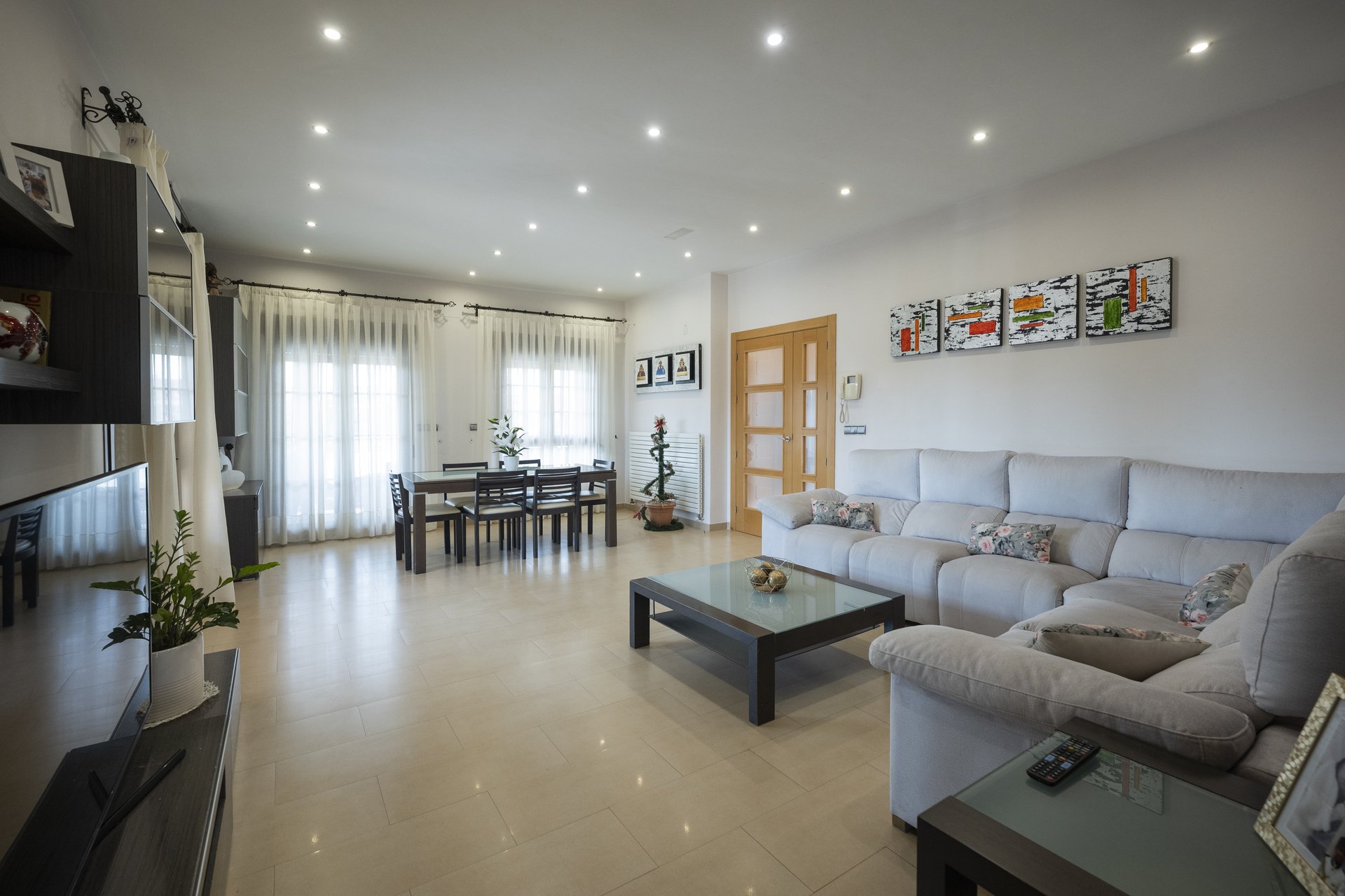 Obra nueva - Villa -
Jerónimo y Avileses