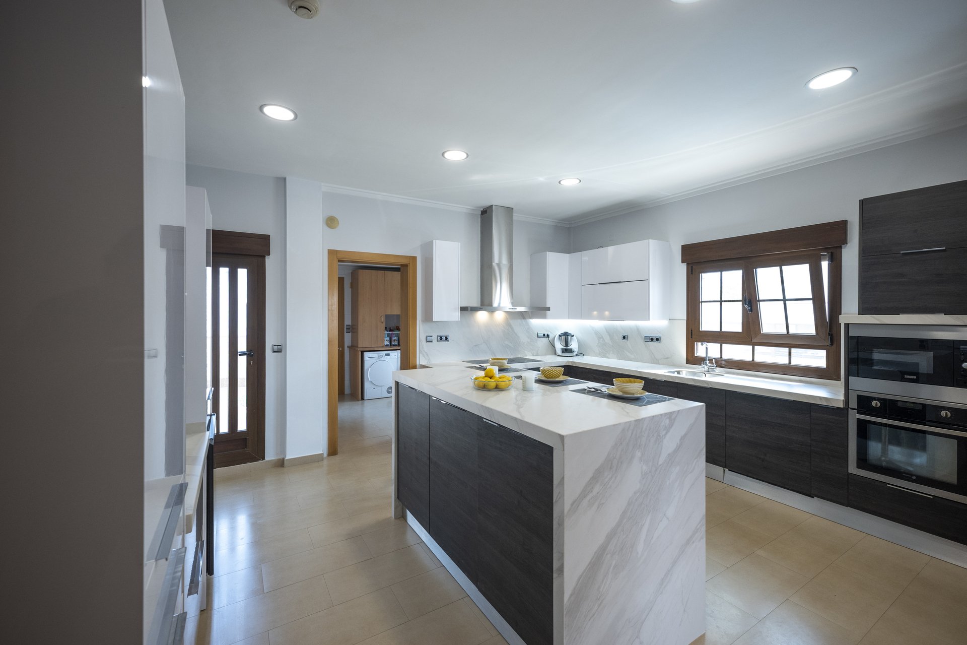 Obra nueva - Villa -
Jerónimo y Avileses