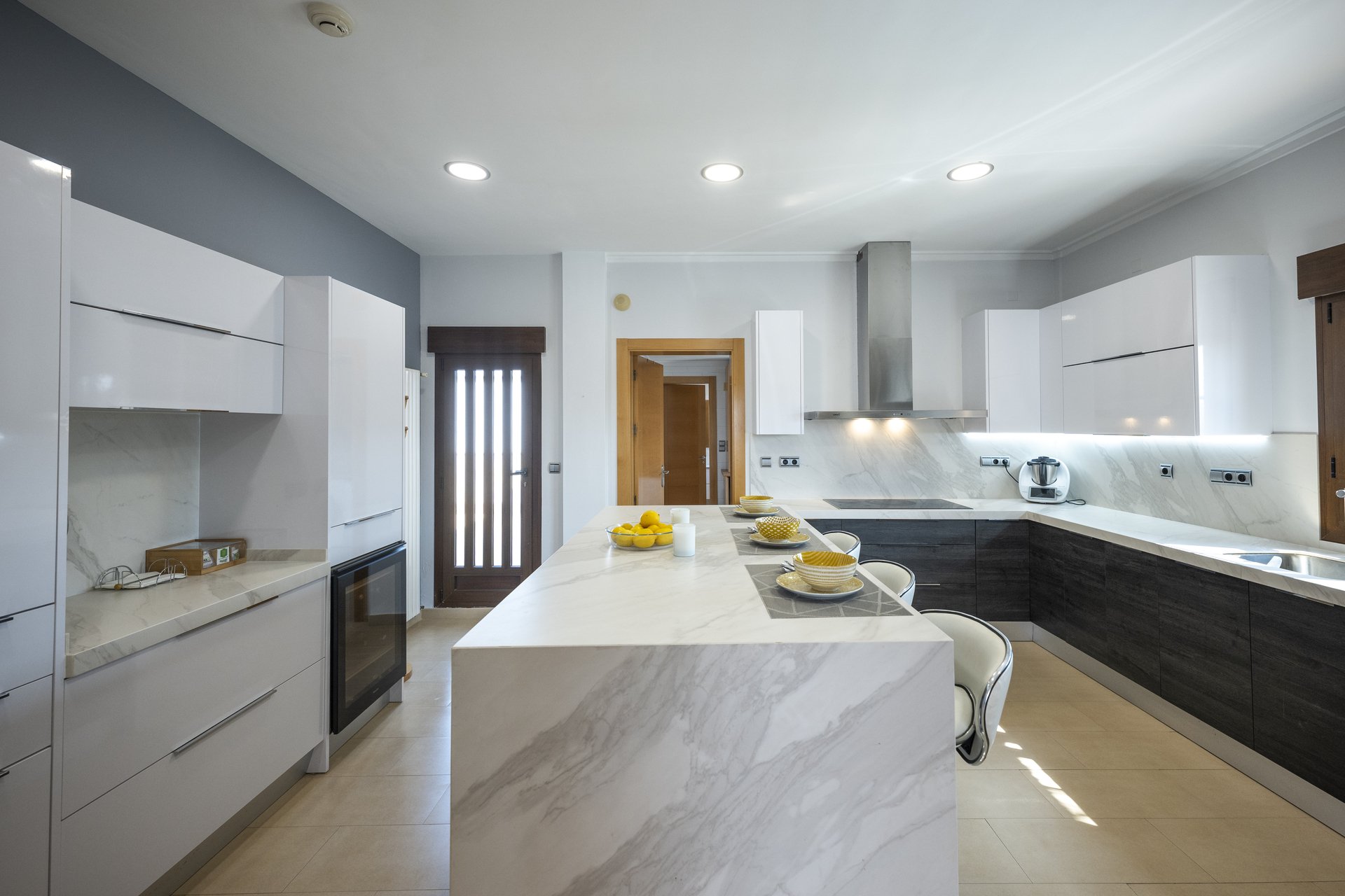 Obra nueva - Villa -
Jerónimo y Avileses