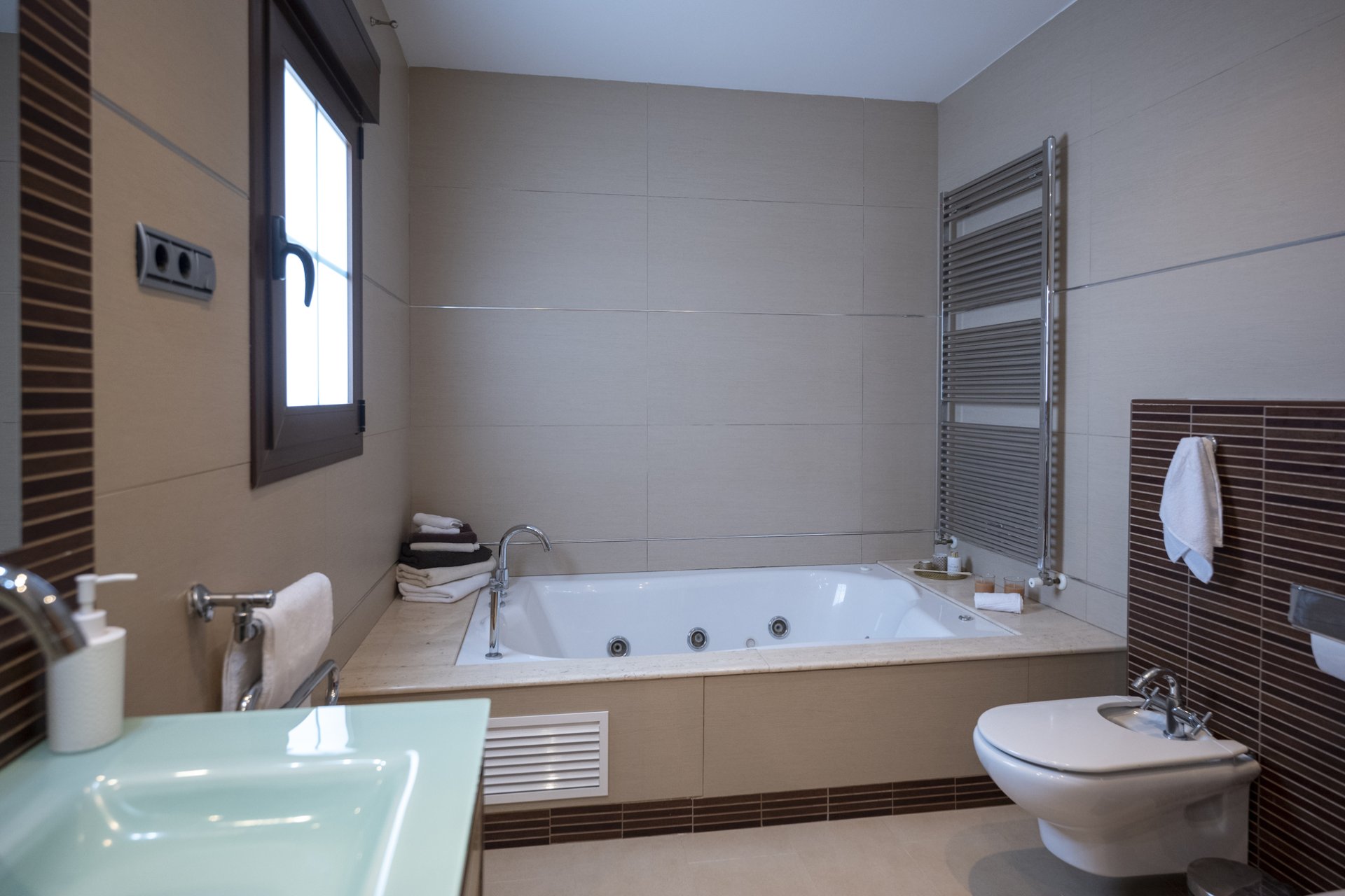 Obra nueva - Villa -
Jerónimo y Avileses
