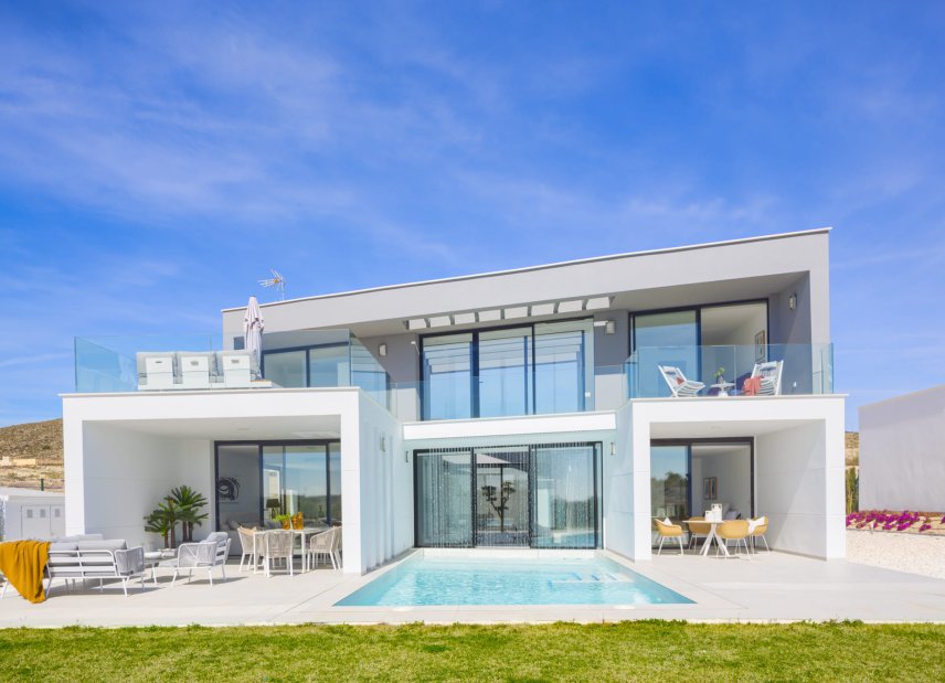 Obra nueva - Villa -
Murcia