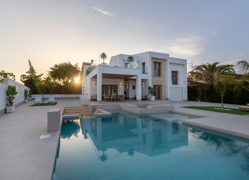 Obra nueva - Villa -
Orihuela Costa