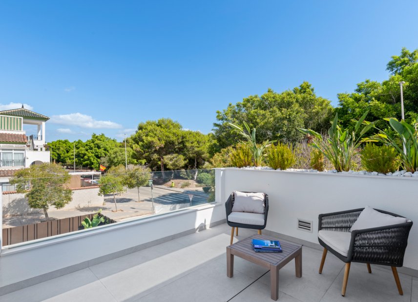 Obra nueva - Villa -
Pilar de la Horadada