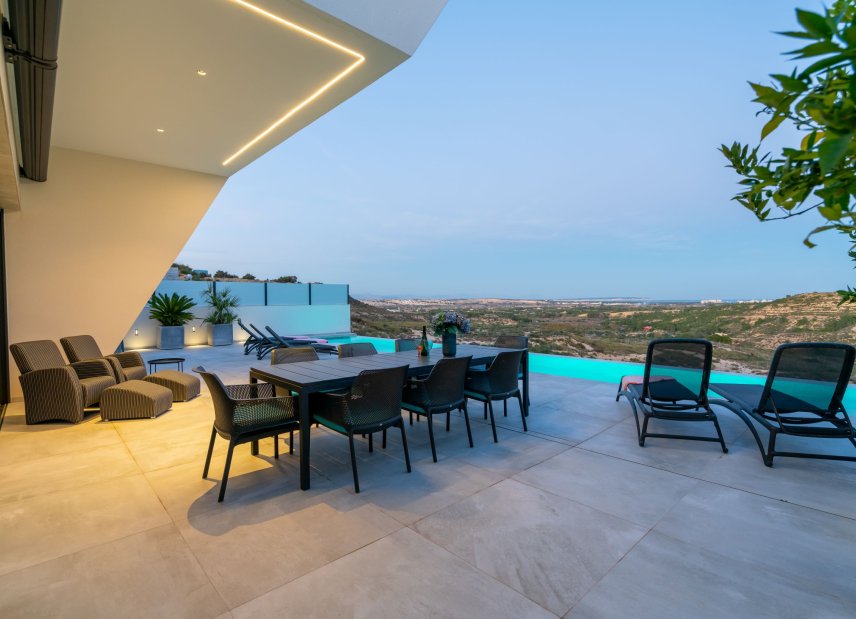 Obra nueva - Villa -
Rojales