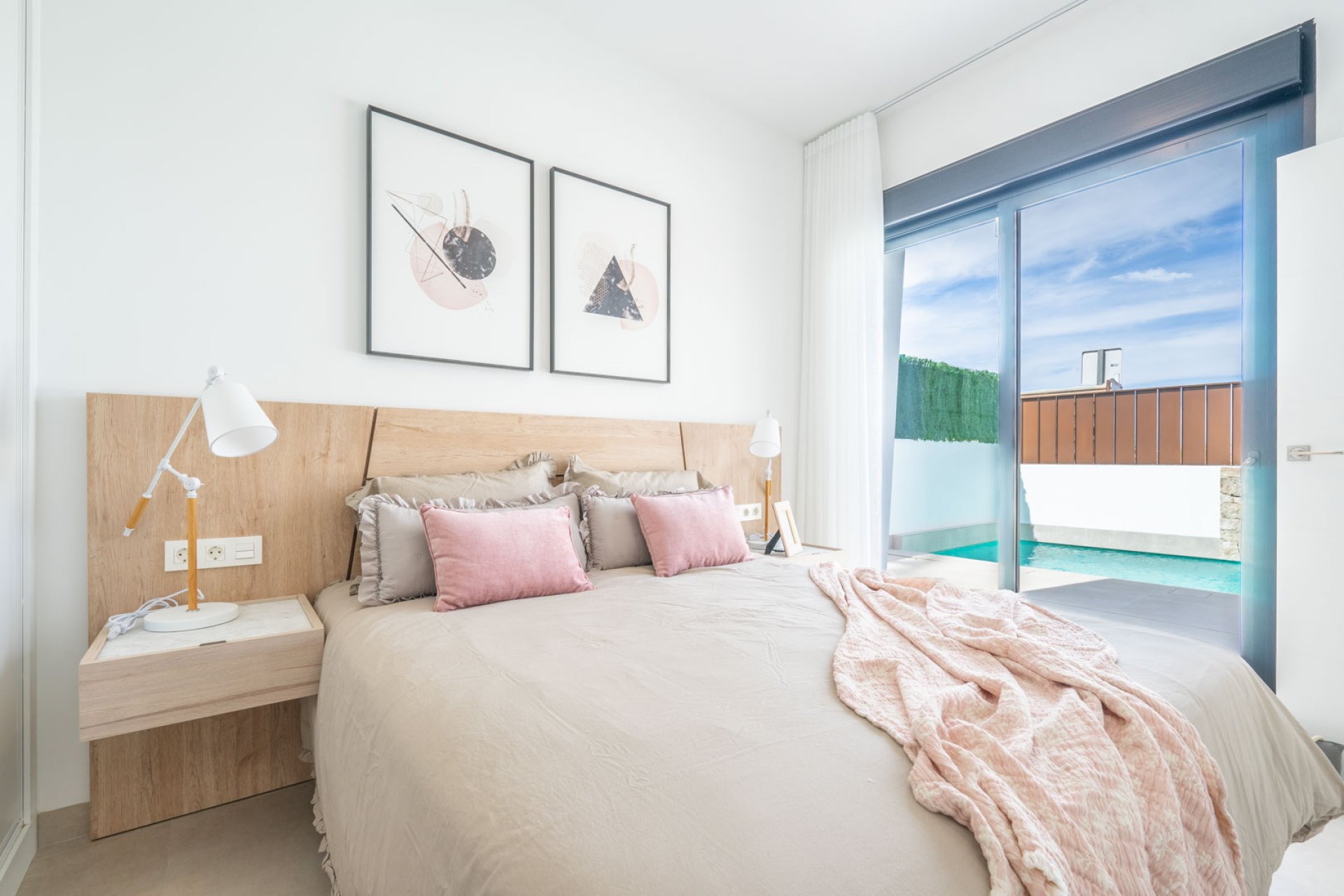 Obra nueva - Villa -
Roldán