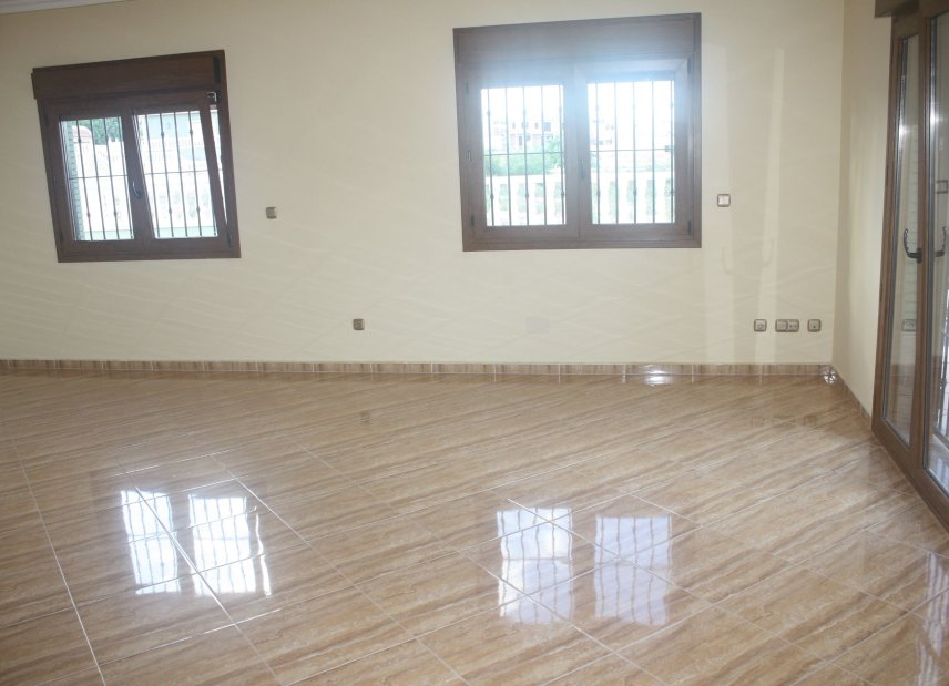 Obra nueva - Villa -
Torrevieja