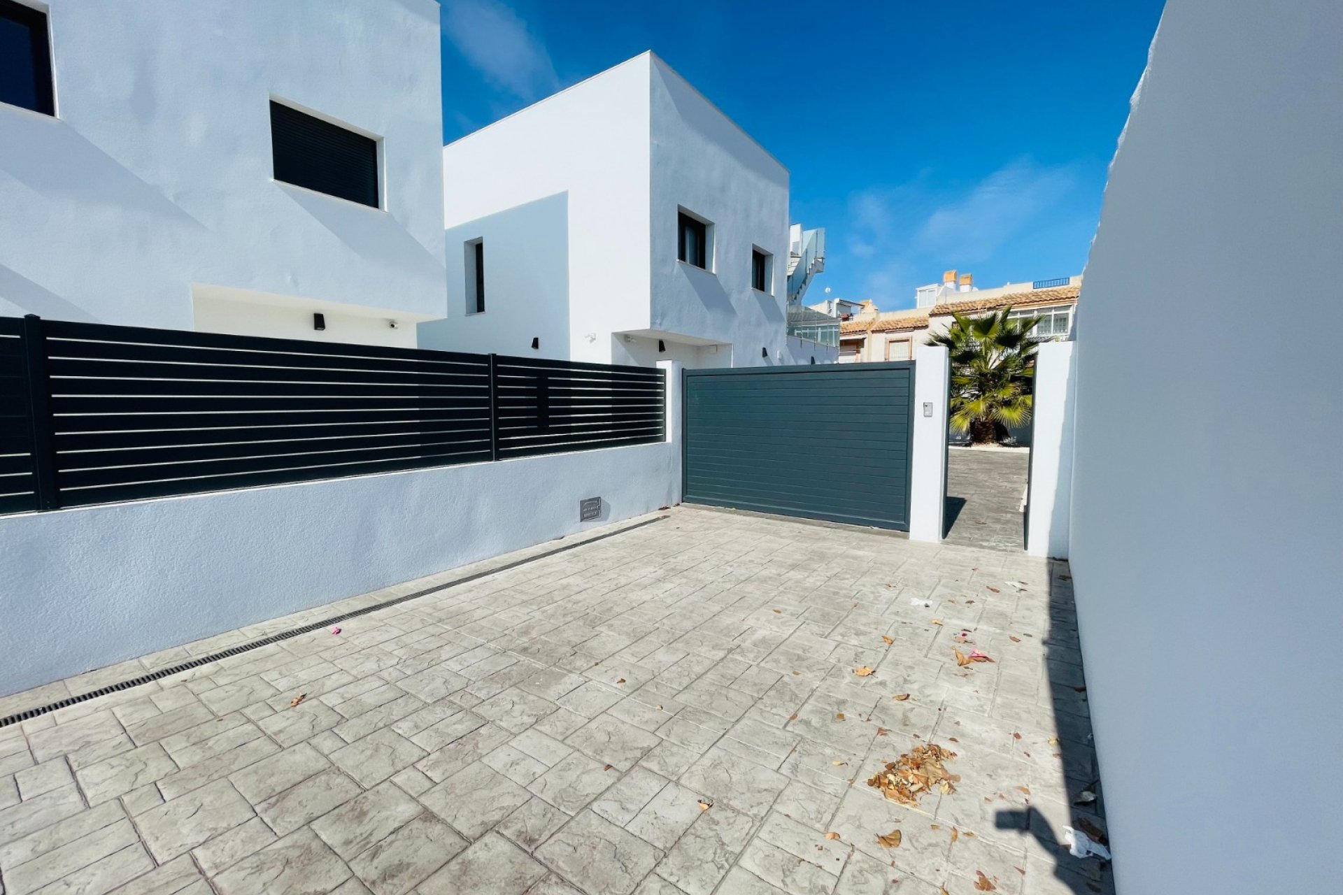 Obra nueva - Villa -
Torrevieja