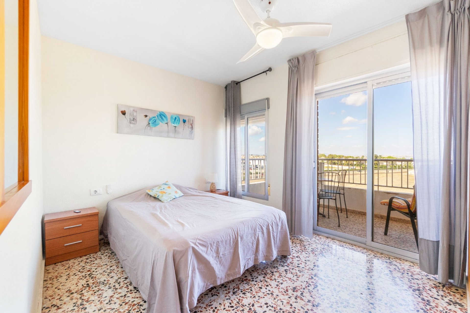 Resale - Apartment -
Torrevieja