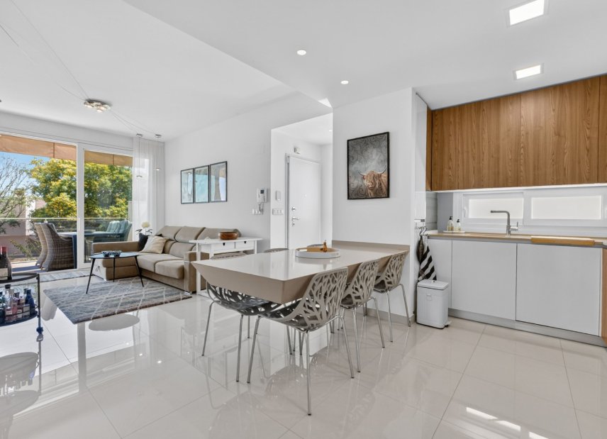 Resale - Apartment -
Torrevieja