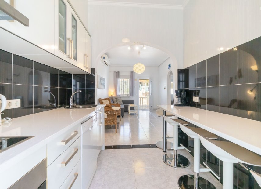 Resale - Townhouse -
Ciudad Quesada