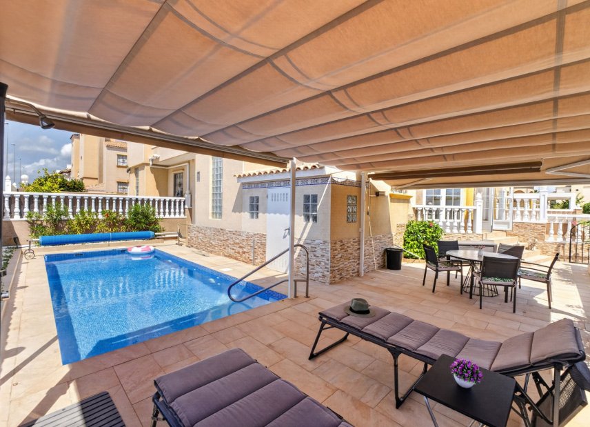 Resale - Townhouse -
Orihuela Costa - Lomas De Cabo Roig