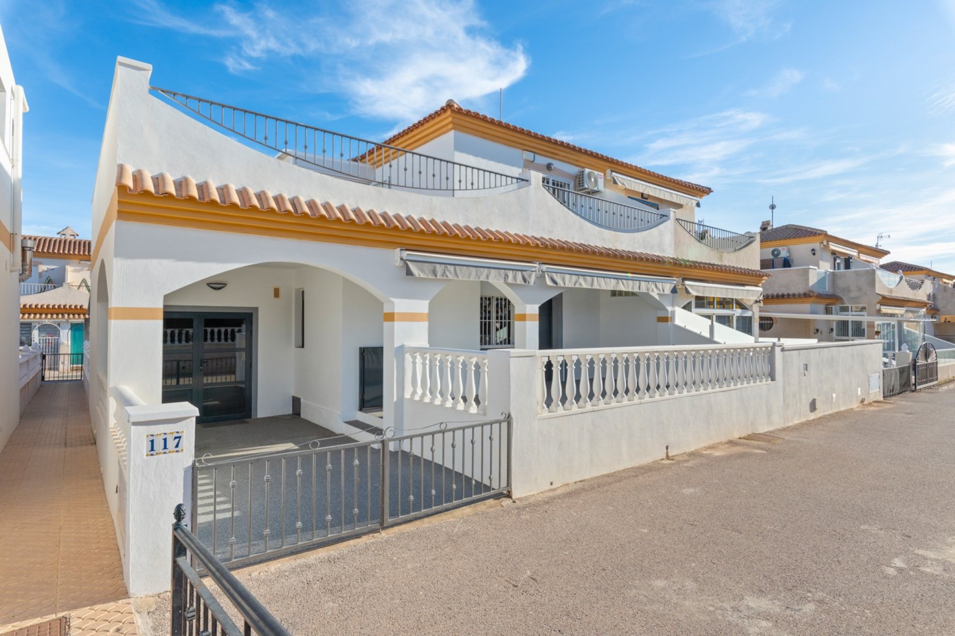 Resale - Townhouse -
Orihuela Costa