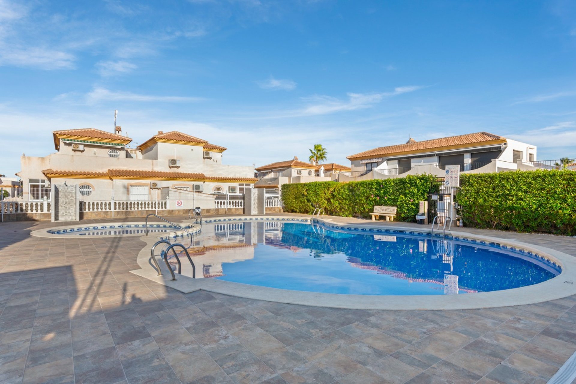 Resale - Townhouse -
Orihuela Costa