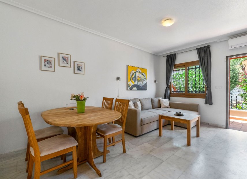 Resale - Townhouse -
San Miguel de Salinas