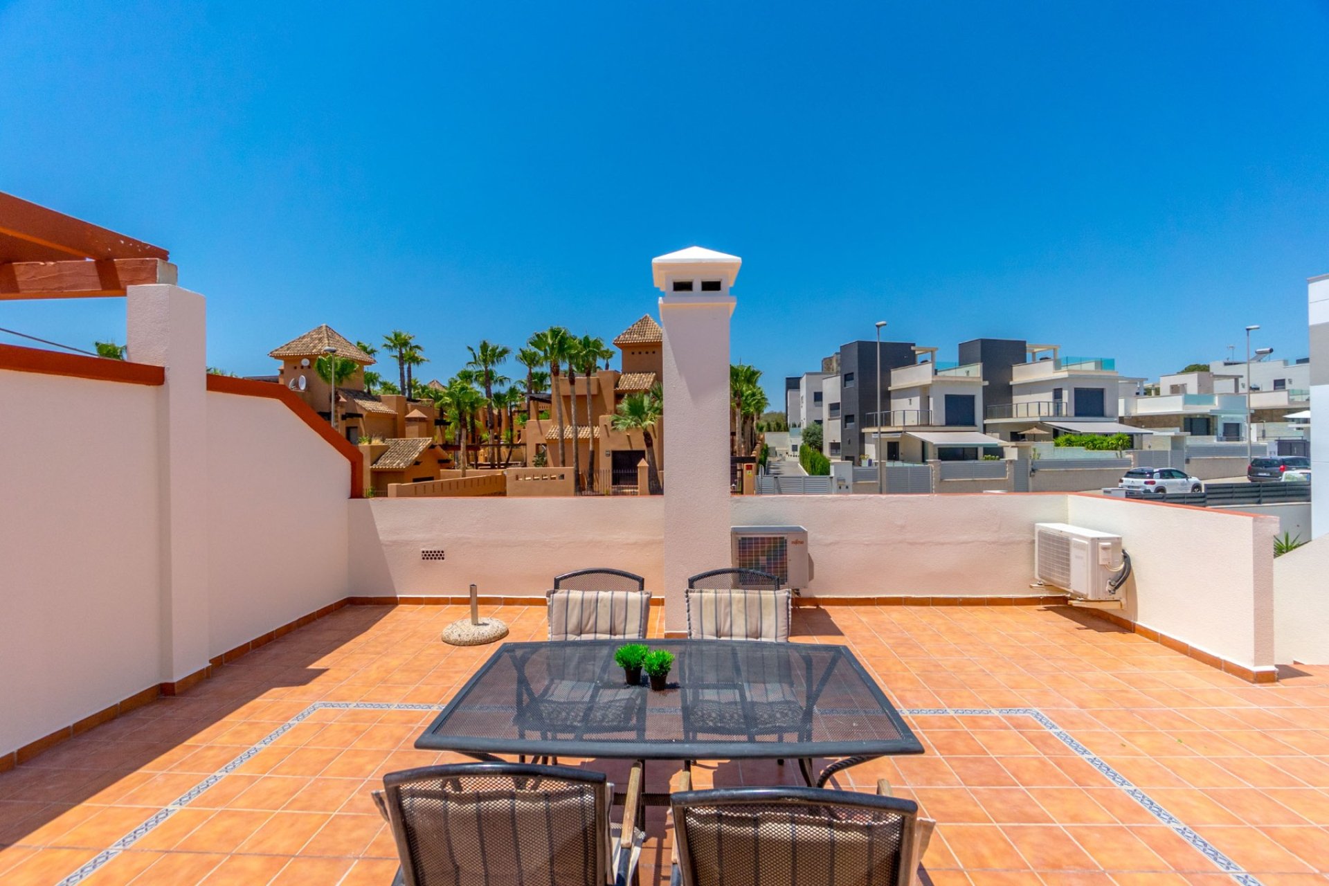 Resale - Townhouse -
San Miguel de Salinas