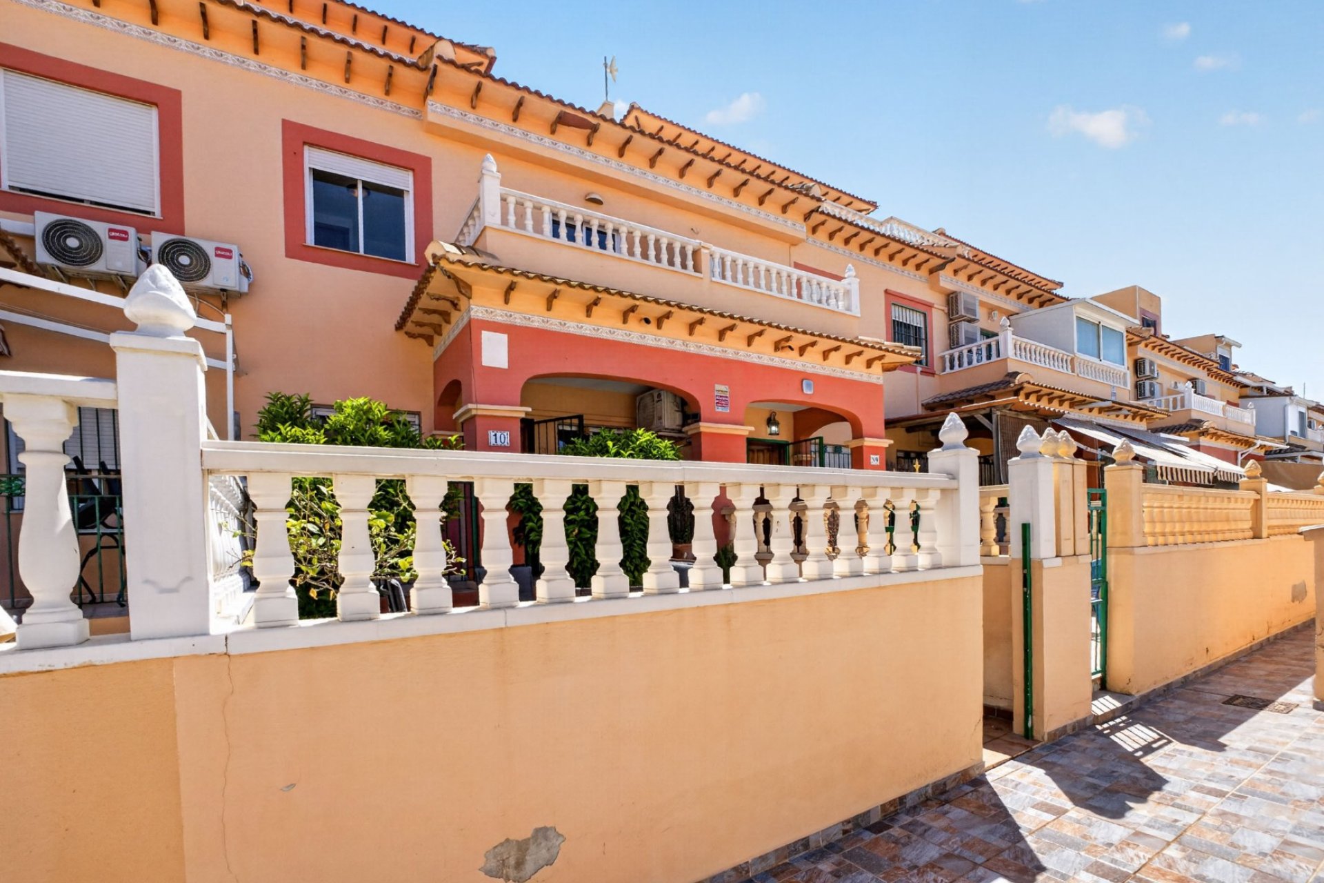 Resale - Townhouse -
Torrevieja