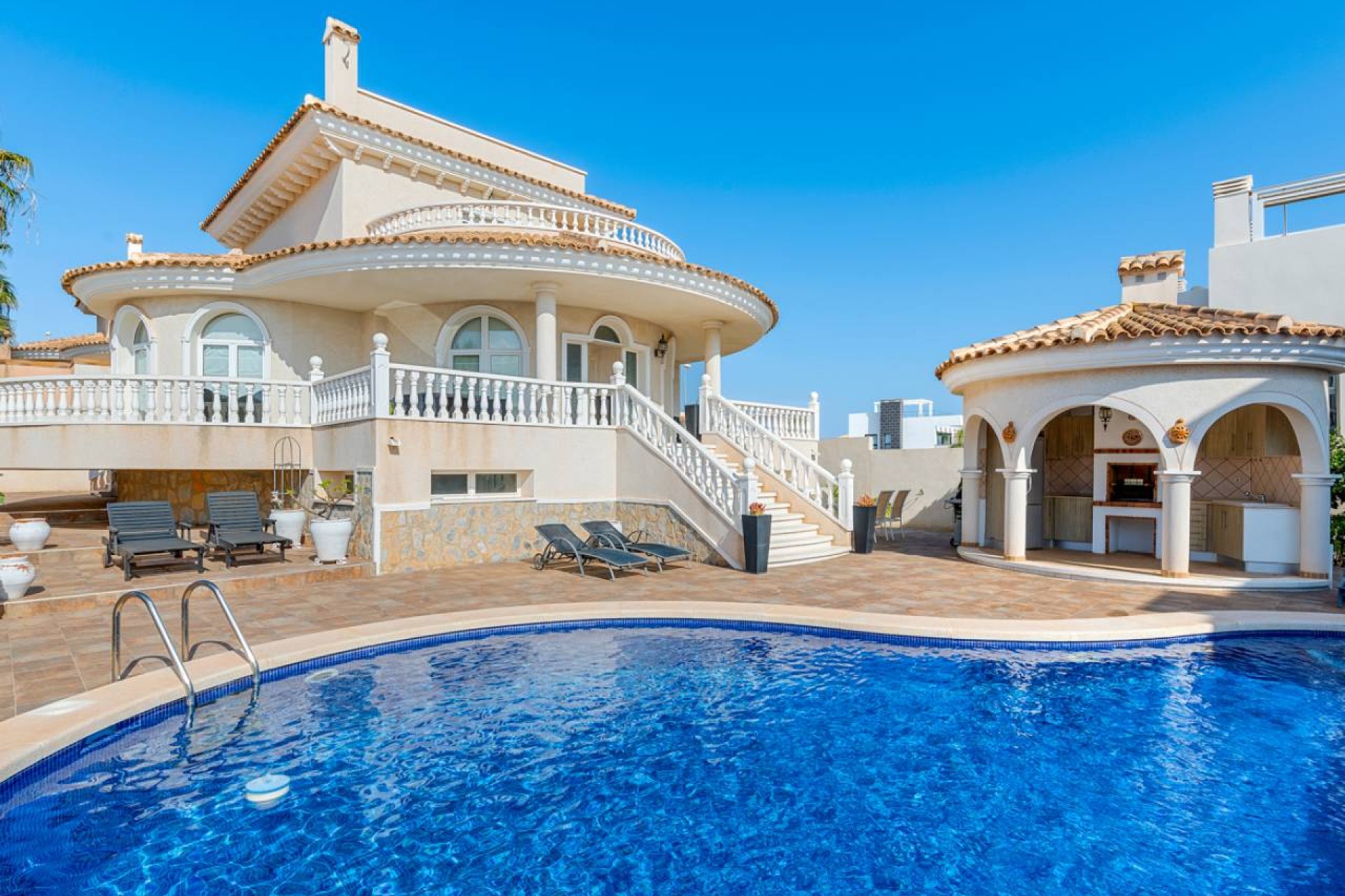 Resale - Villa -
Ciudad Quesada