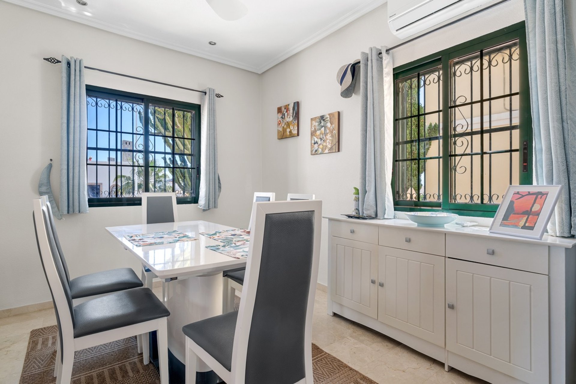 Resale - Villa -
Orihuela Costa - Los Dolses