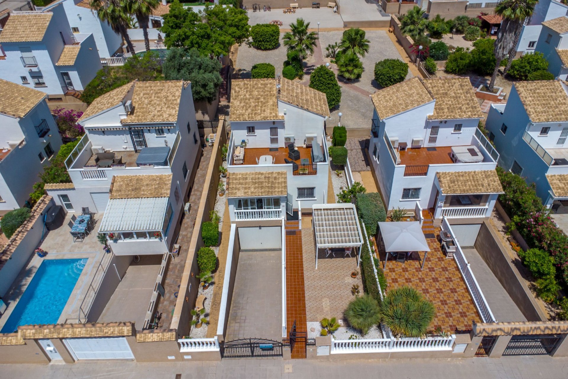 Resale - Villa -
Orihuela Costa - Punta Prima