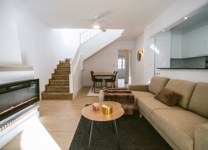 Resale - Villa -
Orihuela Costa - Villamartín