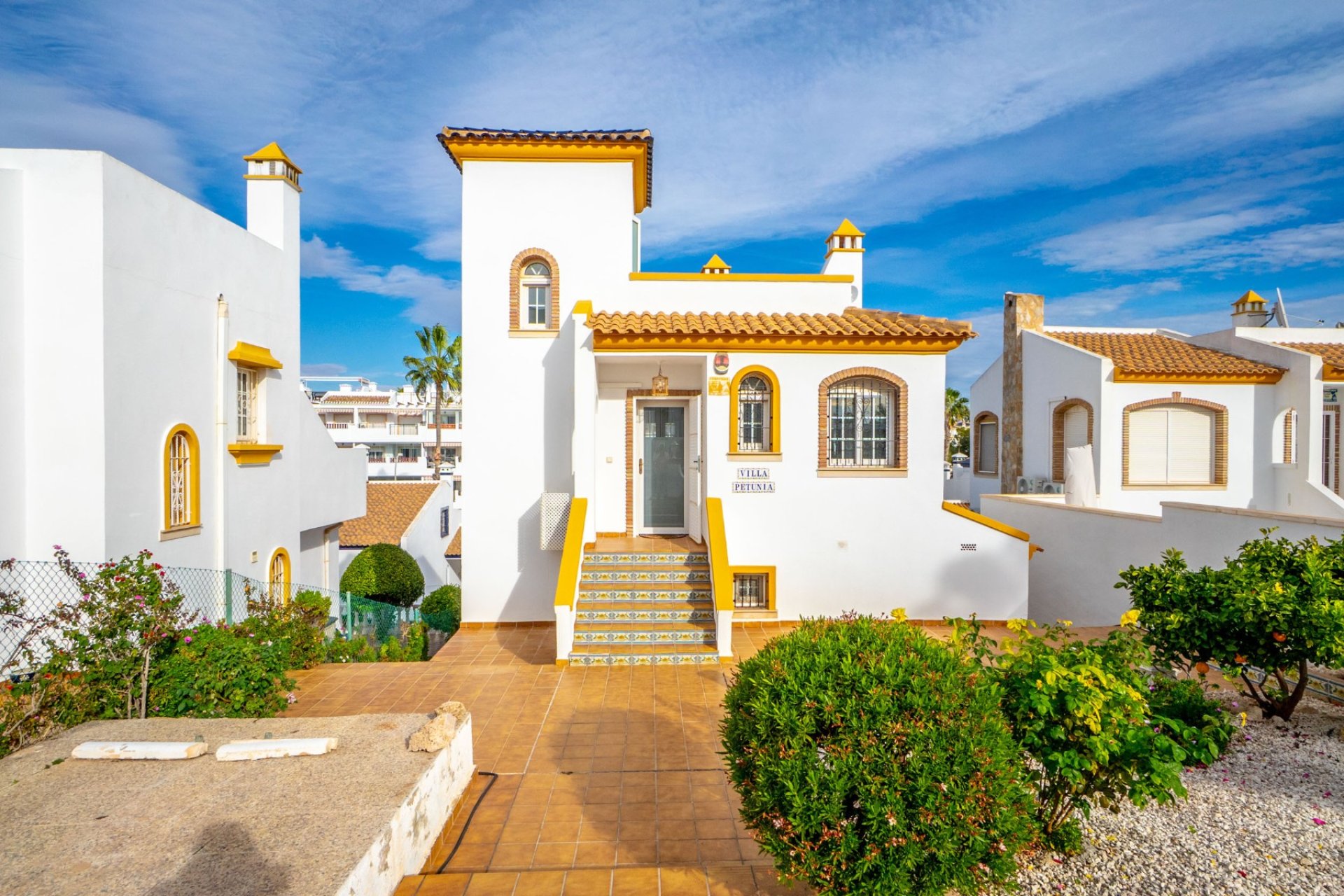Resale - Villa -
Orihuela Costa - Villamartín