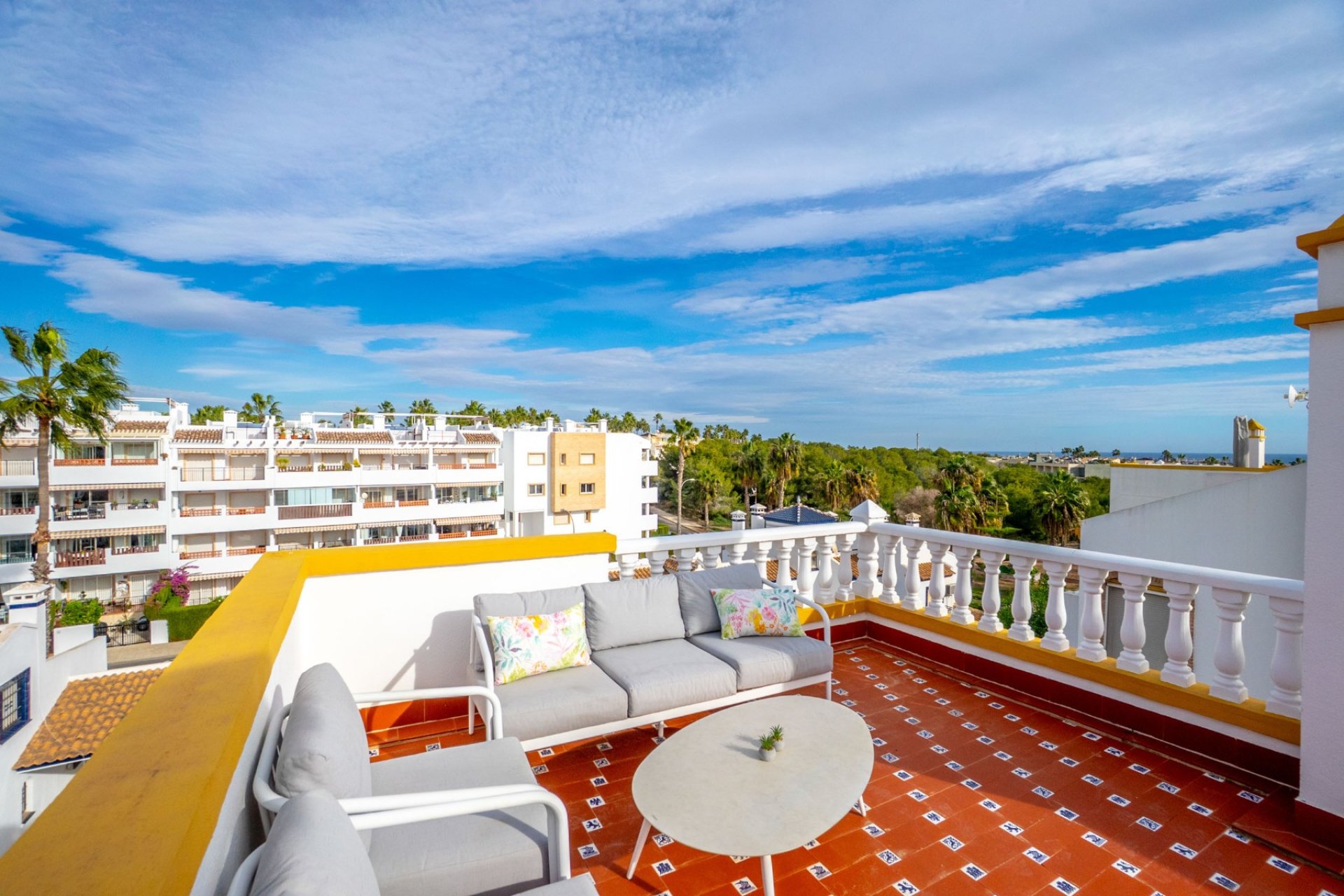 Resale - Villa -
Orihuela Costa - Villamartín