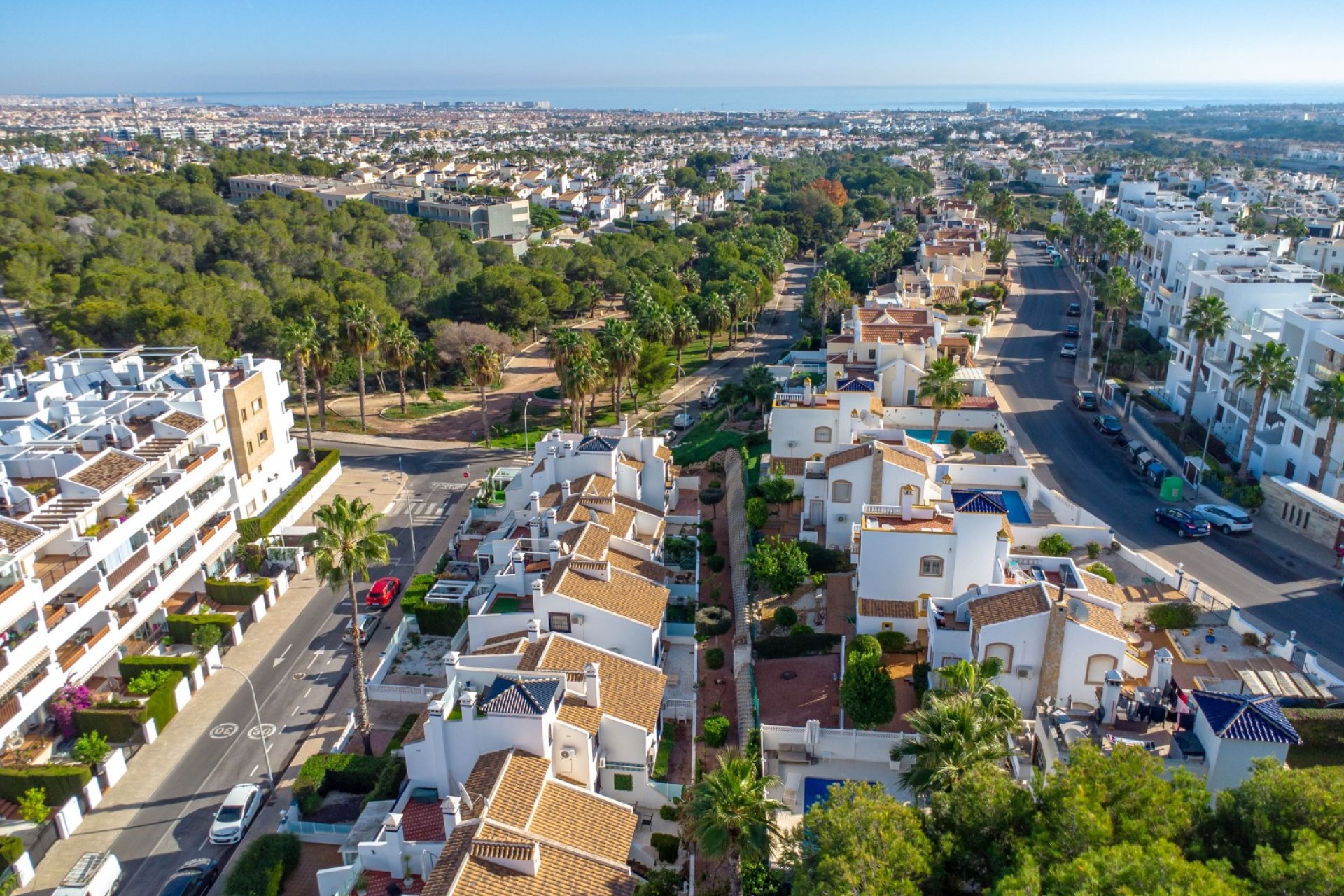 Resale - Villa -
Orihuela Costa - Villamartín